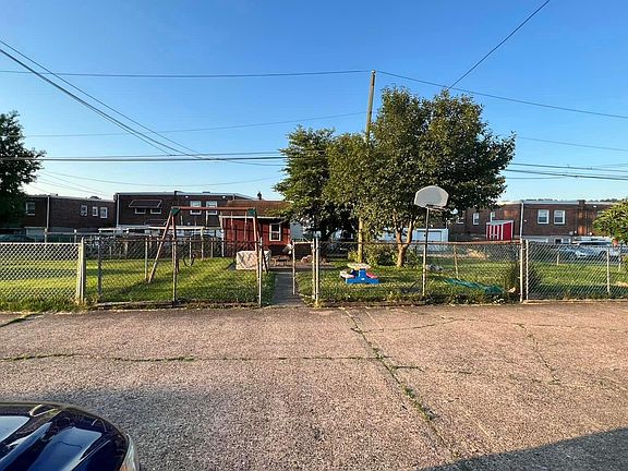 4th image of 8927 Blue Grass Rd