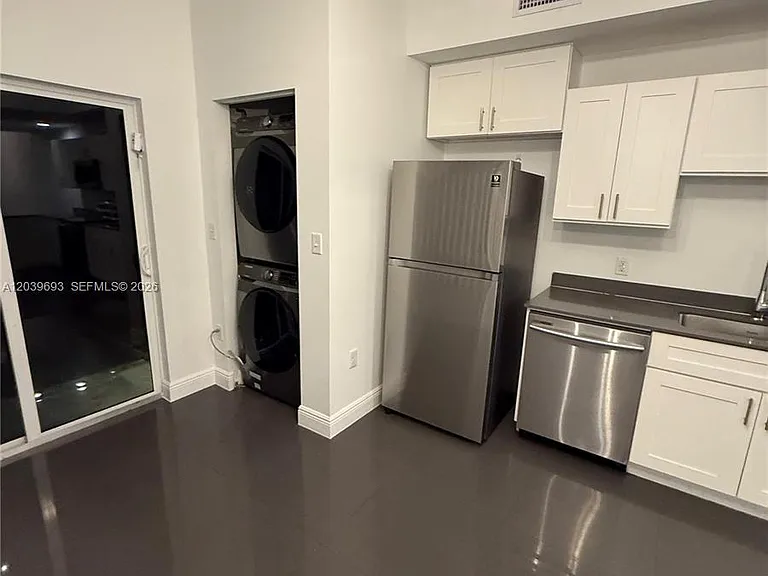 5129 NW 5th Ave — Photo 9