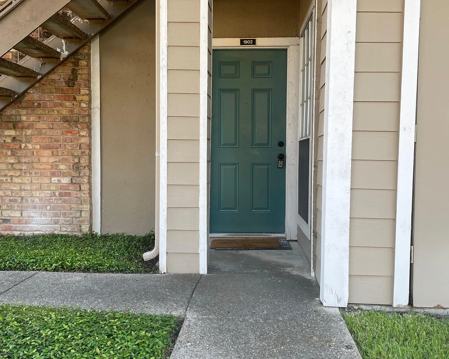 2 bed, 1094 sqft, $1,625 — Photo 2