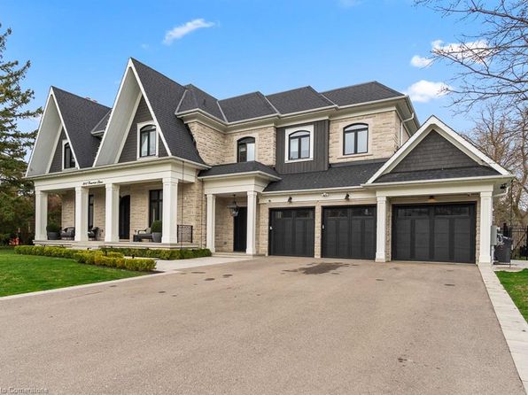 2217 Courrier Ln, Mississauga, ON L5C 1V1