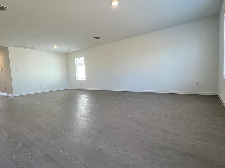 921 Mossycup St — Photo 3