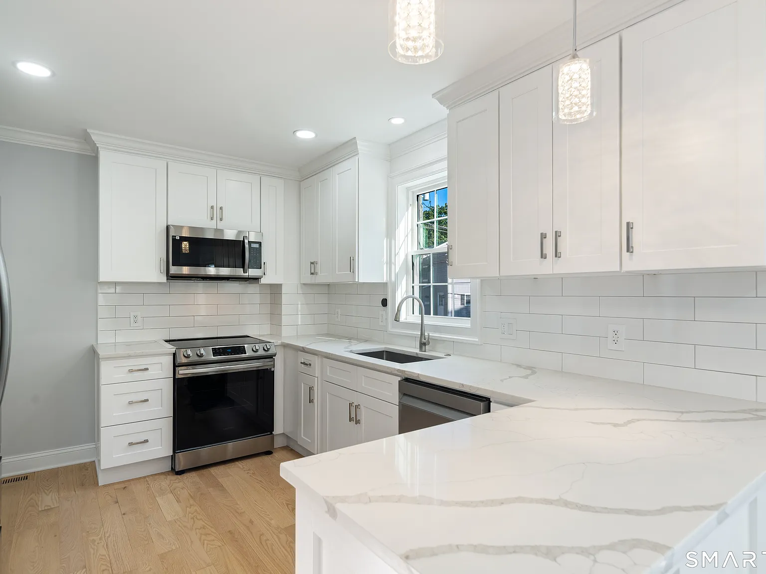 4 bed, 2.0 bath, 1875 sqft, $6,750 — Photo 3