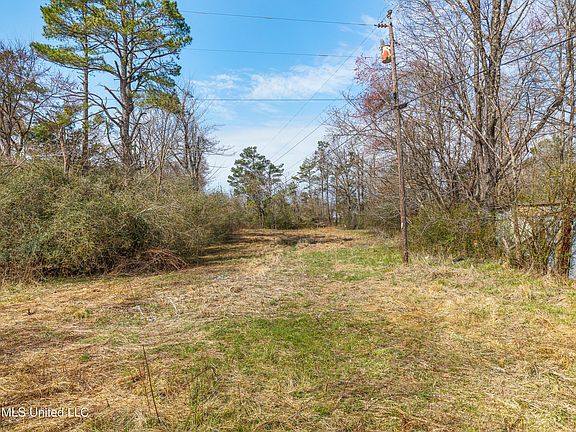 4th image of Mimosa Rd