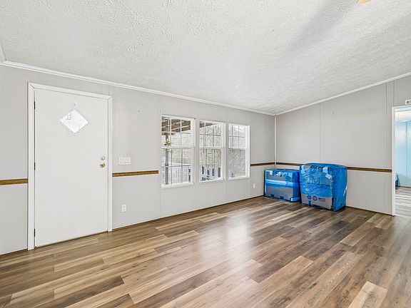 4th image of 47 Riddleton Cir