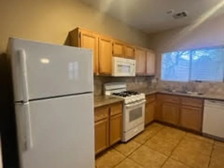 10784 Royal Jasmine Ln — Photo 11