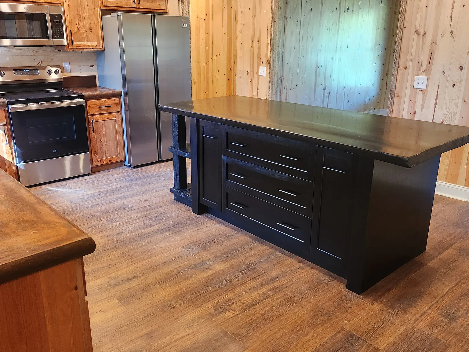 3 bed, 2.5 bath, 1800 sqft, $2,500 — Photo 3