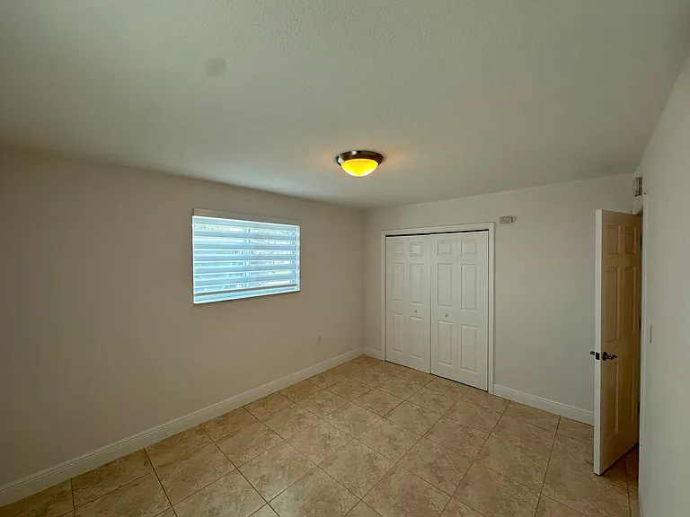 4201 SW 7th St #2 — Photo 16