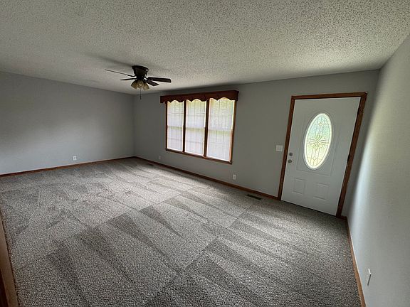 4th image of 229 Slayden Cir