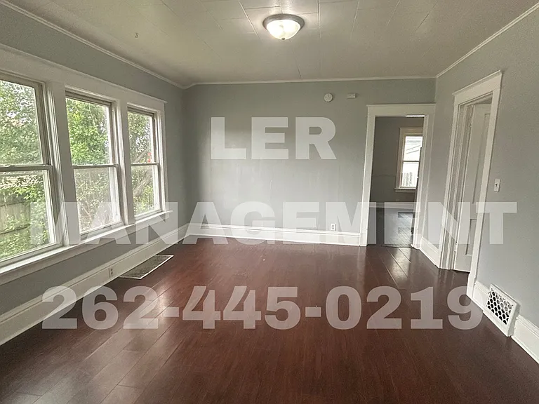 7324 38th Ave — Photo 9