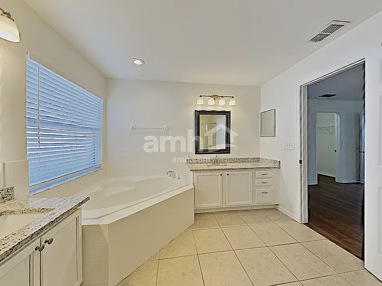 1066 Bluegrass Dr — Photo 15