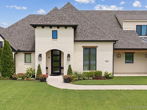 4th image of 6110 N Creekwood Dr