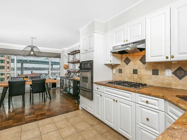 166-25 Powells Cove Blv #5L, Beechhurst, NY 11357