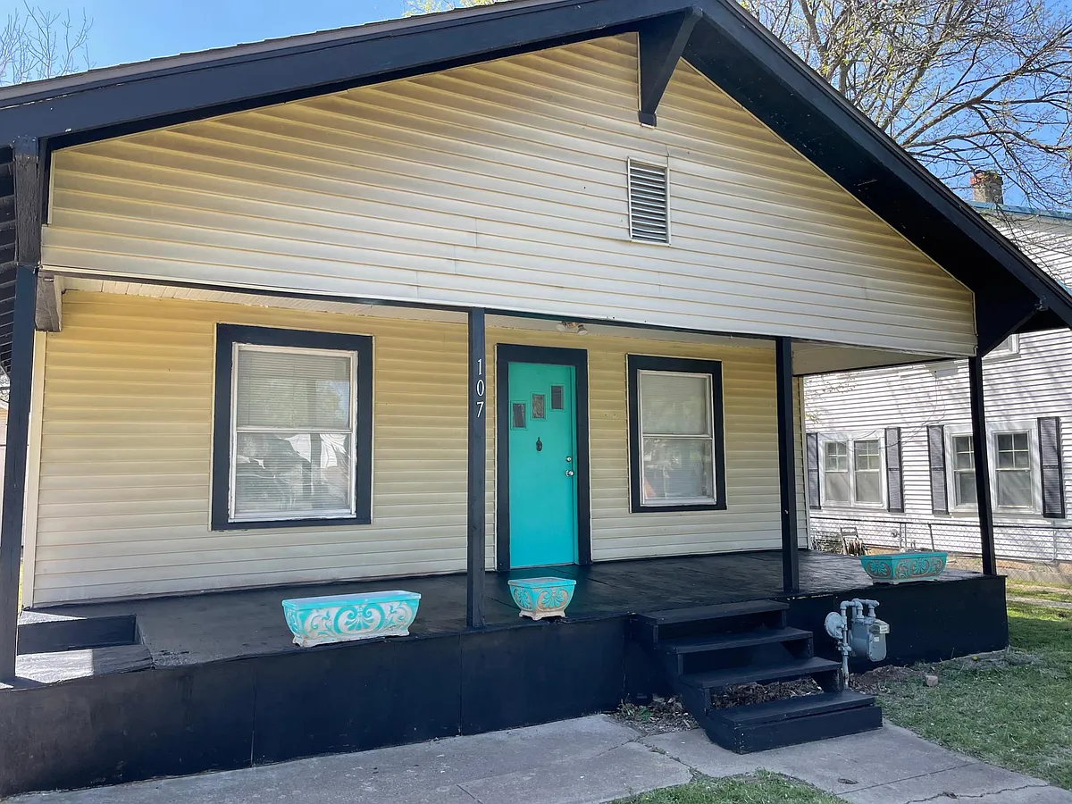 Building Photo - 107 N Chickasaw Ave