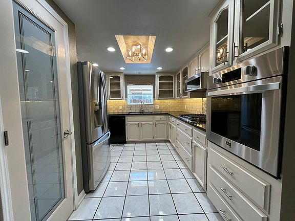 2nd image of 2267 E Warner Ave