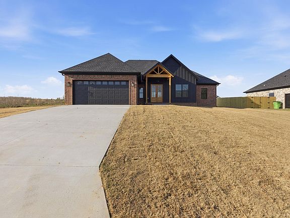 4th image of 211 Michelle Dr