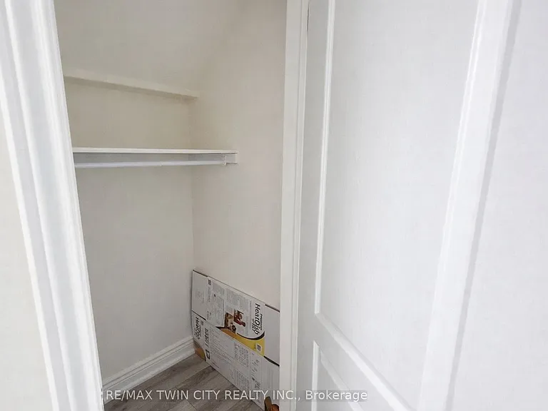 592 Blair Creek Dr W #BASEMENT — Photo 8