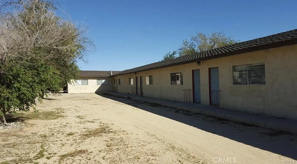 14301 Frontage Rd — Photo 2