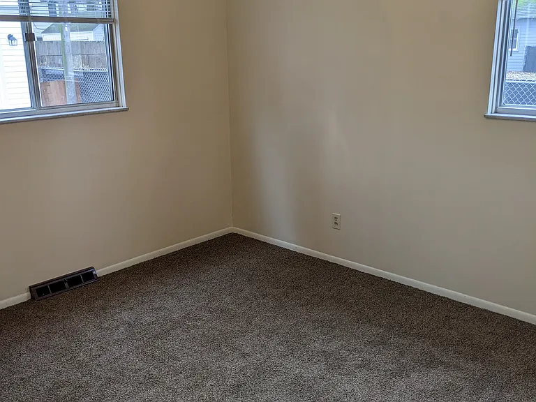 3248 Meadowbrook Ct — Photo 12