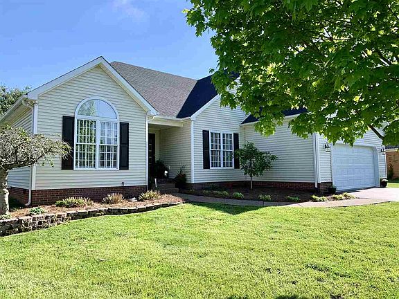 3rd image of 721 Wintergreen Ct