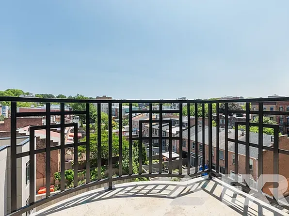 875 4th Avenue image 4 of 22