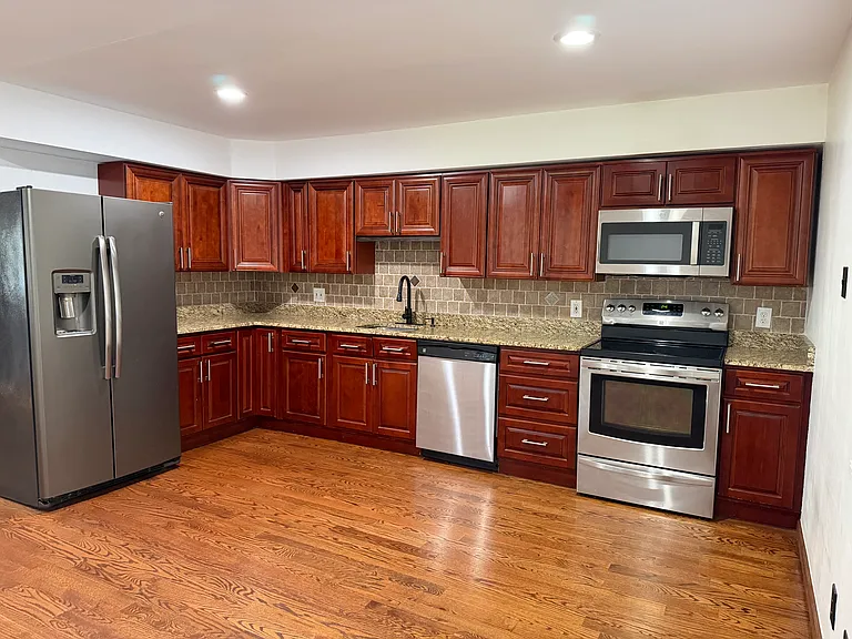 52 Heckel St #102 — Photo 9