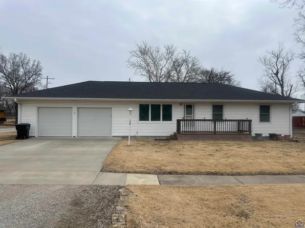 106 S Walnut St, Silver Lake, KS 66539