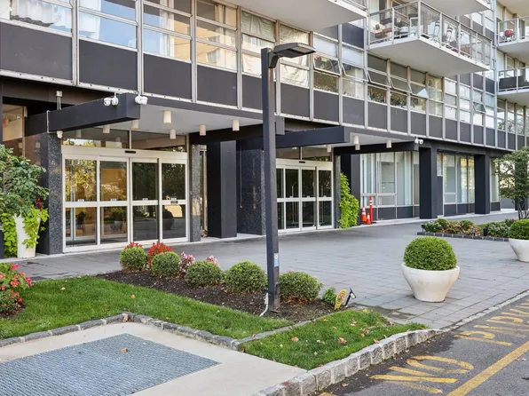 6050 Blvd East image 3 of 19