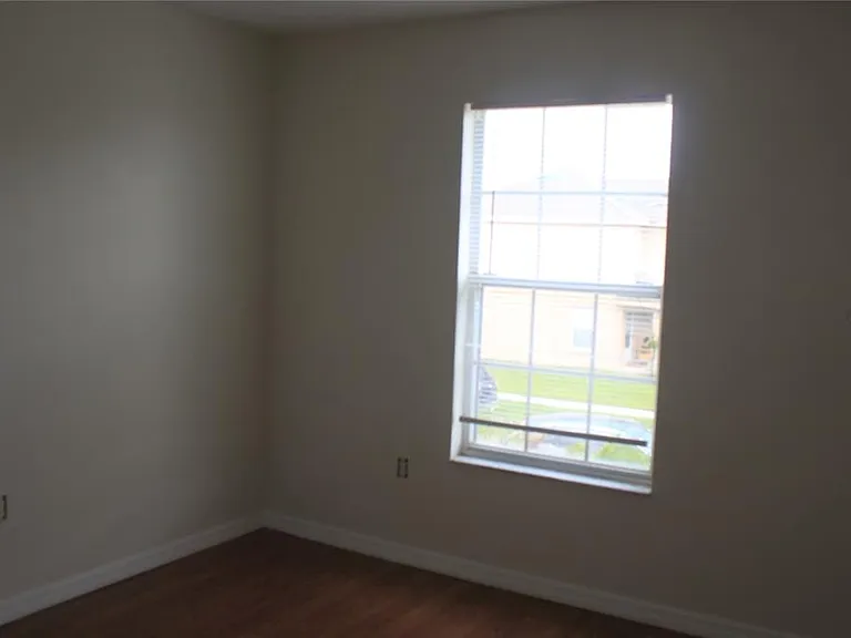 215 Owenshire Cir — Photo 11