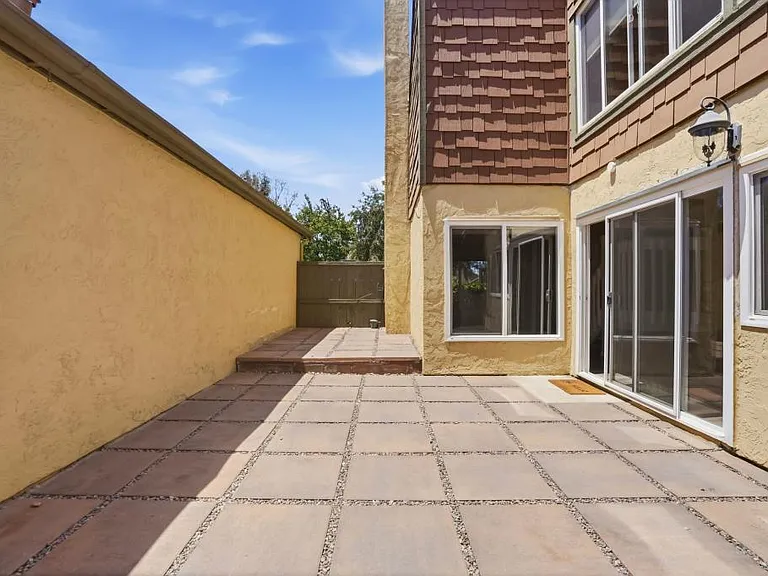 8879 Hillery Dr — Photo 20