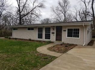 1349 Liggett Dr, Saint Louis, MO 63126