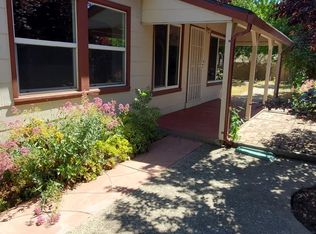 1033 West St, Hollister, CA