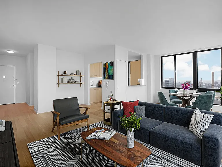 Columbus Cir #N38F — Photo 5