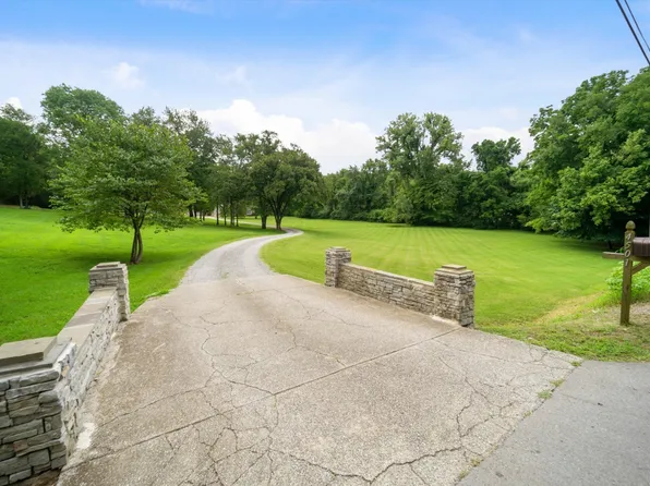 4501 Chandler Rd, Hermitage, TN 37076