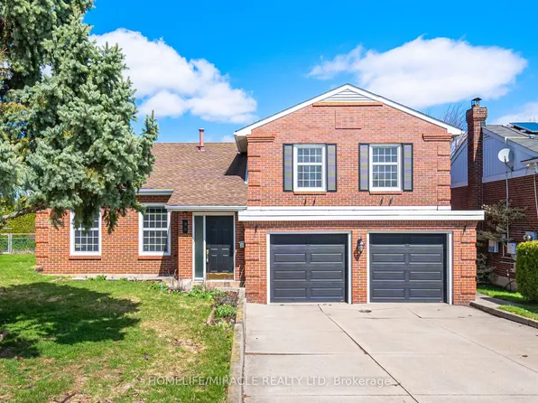 38 Leclaire St, Hamilton, ON L9C 5X3