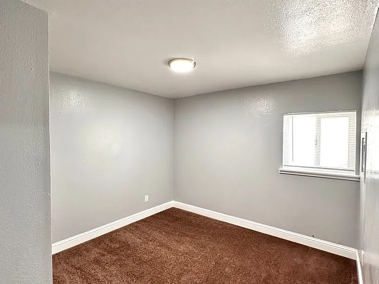 5416 Foothill Blvd — Photo 17