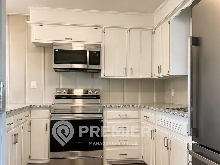 302 Malvin St — Photo 9