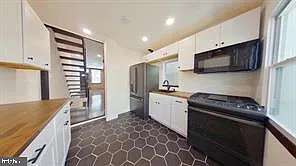 121 Mercy St — Photo 11