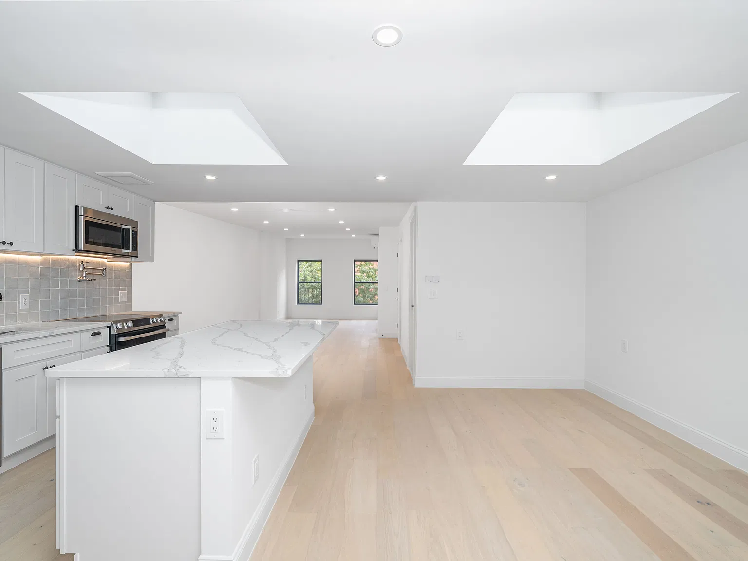 211 Court Street — Photo 1