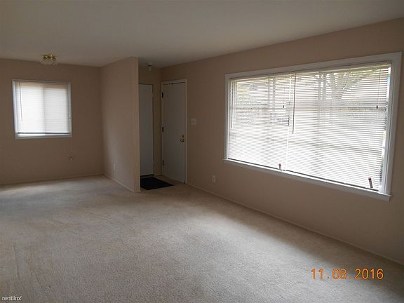 5th image of 22411 Wildwood St