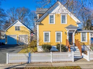 74 Bridge St, Fairhaven, MA 02719