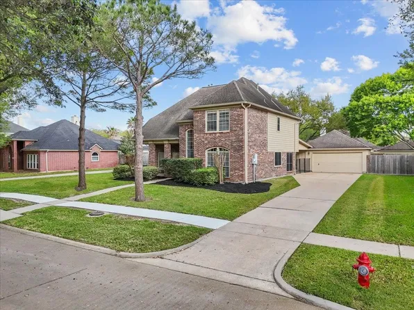 2026 Pembroke Bay Dr, League City, TX 77573