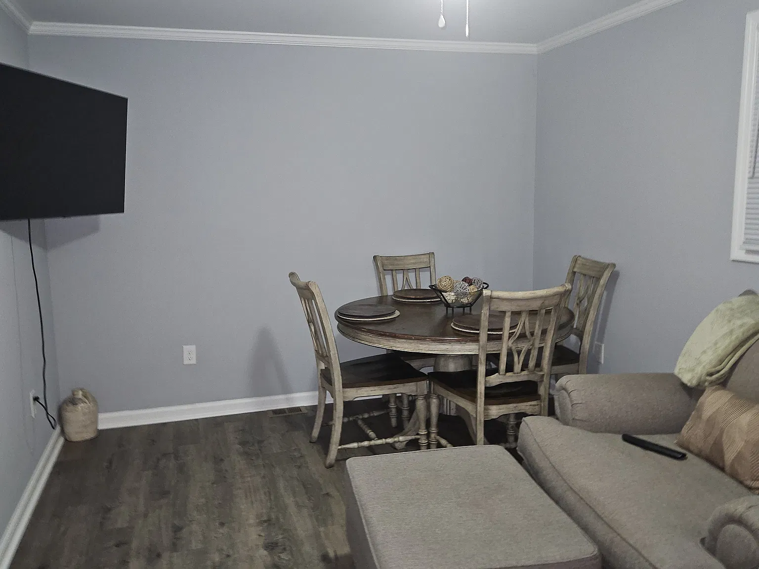 201 Warren Rd — Photo 1
