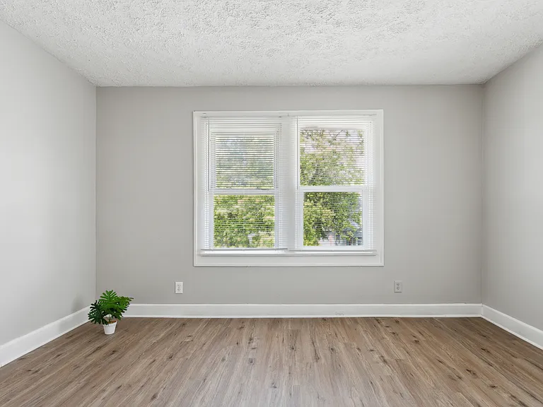 619 N Gray St — Photo 19