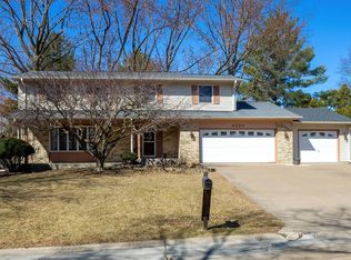 4320 Belle Ave, Davenport, IA 52807