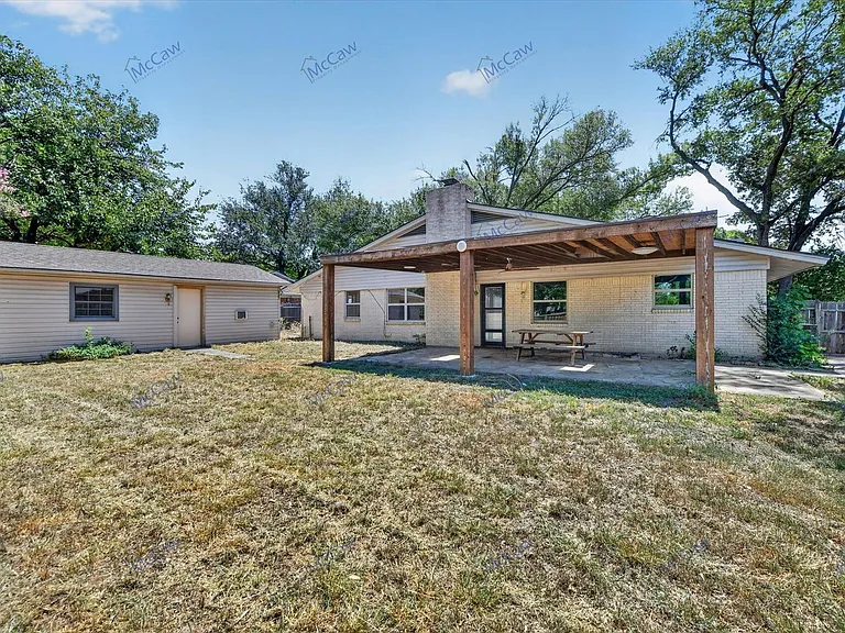 1901 Knoxville Dr — Photo 23