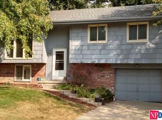 14108 Barretts Dr, Omaha, NE 68138