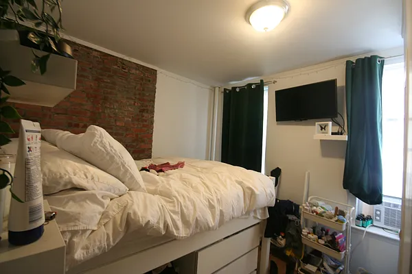 Rented by HH Realty | media 19