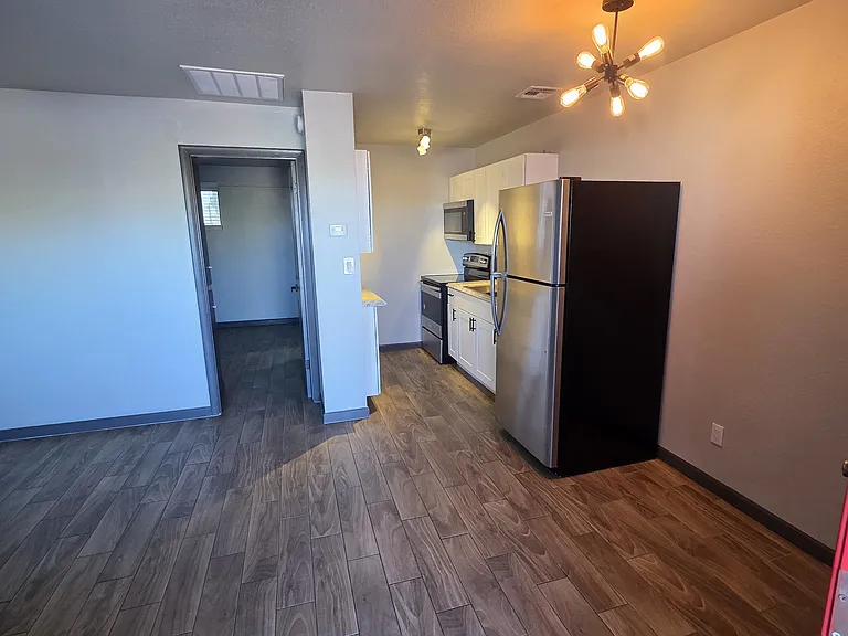 455 E Junction St #4 — Photo 17