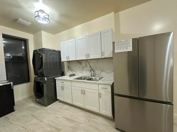 400 8th Street image 1 of 13