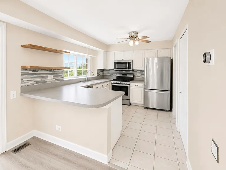 130 Park Ridge Ct #130 — Photo 4